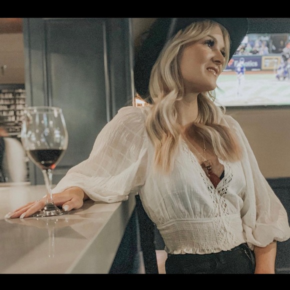 Delicate crop - Picture 2 of 2